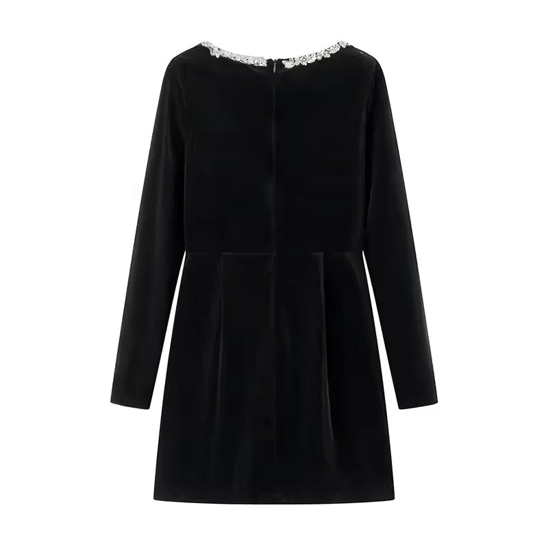 Levoire | Robe En Velours Noir Avec Décoration En Perles
