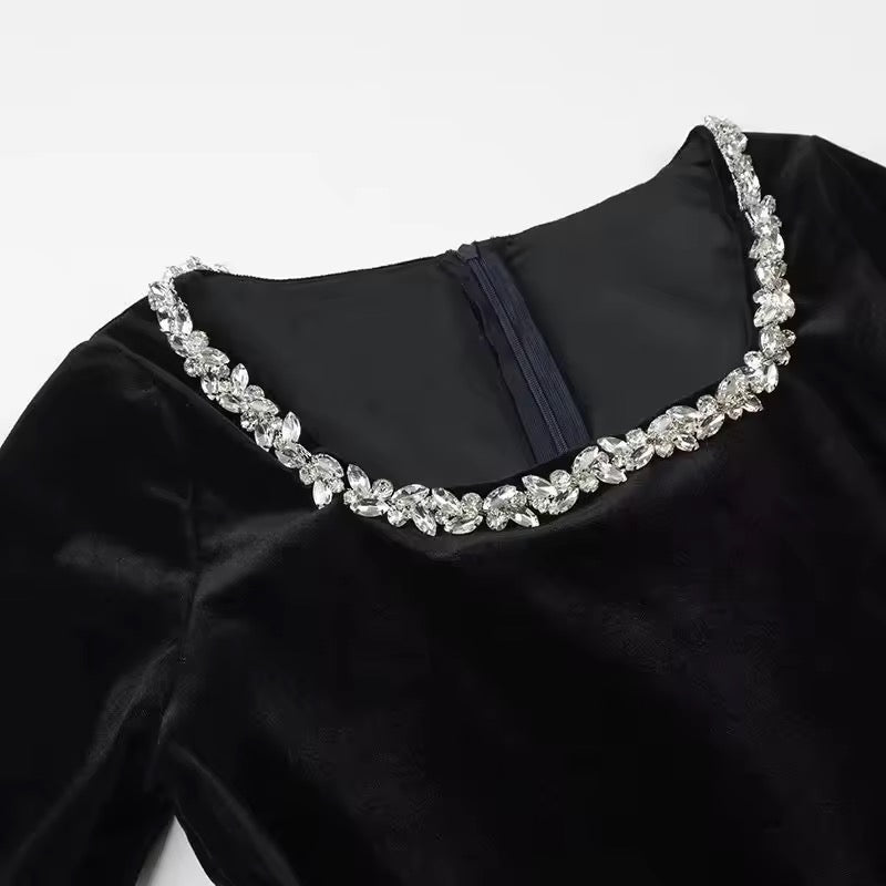 Levoire | Robe En Velours Noir Avec Décoration En Perles