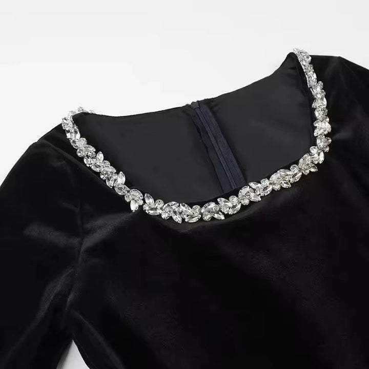 Levoire | Robe En Velours Noir Avec Décoration En Perles