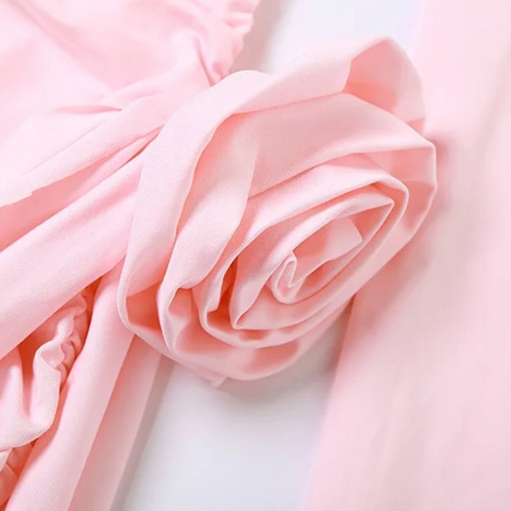 Levoire | Robe Féminine Avec Une Ligne Élégante