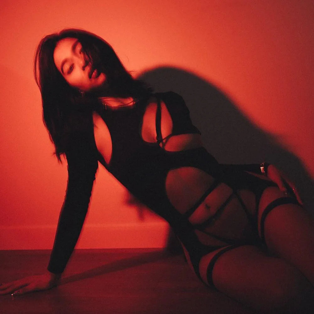 Levoire | Sexy Découpé Avec Manches Longues (Sexy Long Sleeve Cut Out Bodysuit)