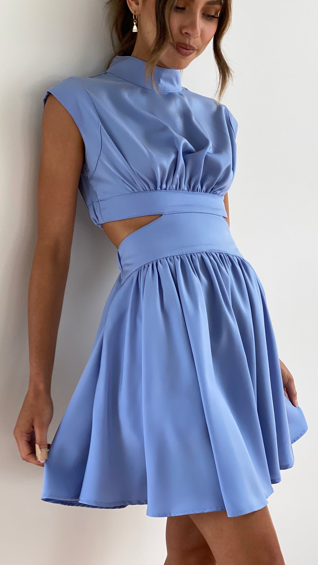 Levoire | Glamouröses minikleid in hohler taill Bleu clair