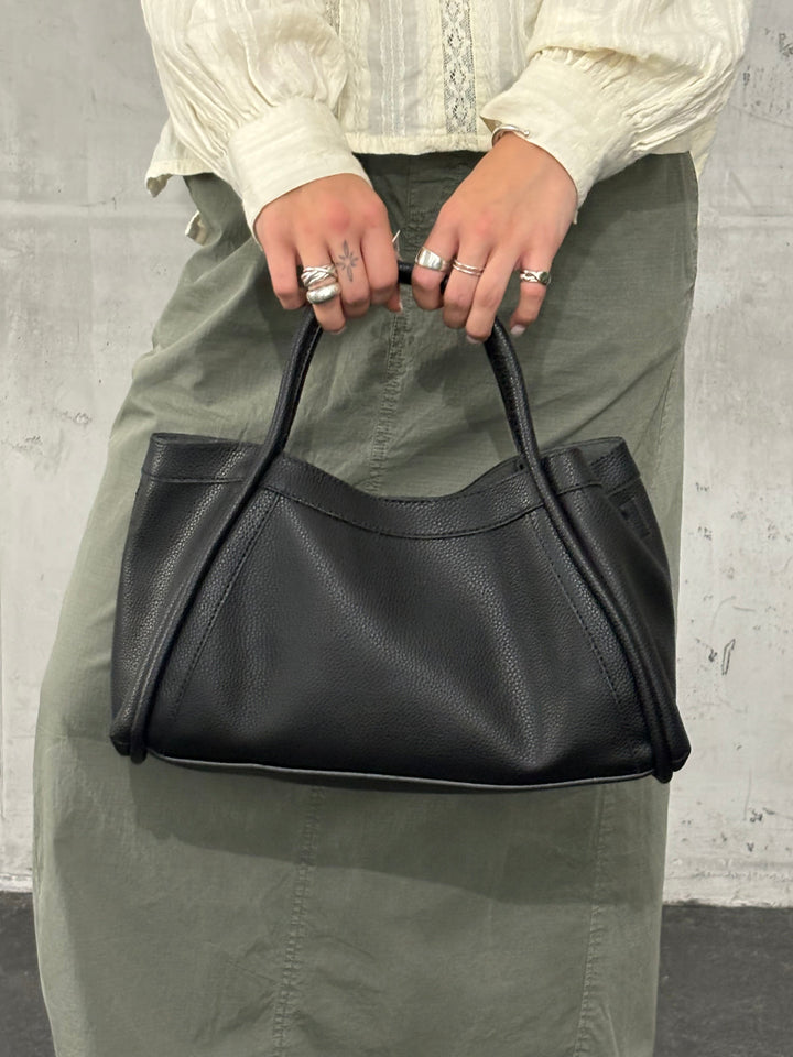 Levoire | Sac À Main Élégant Avec Silhouette Épurée