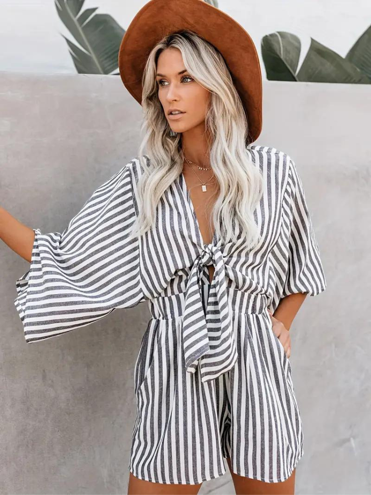 Levoire | Combinaison Rayée Tenue D'Été Avec Cravate Gris clair