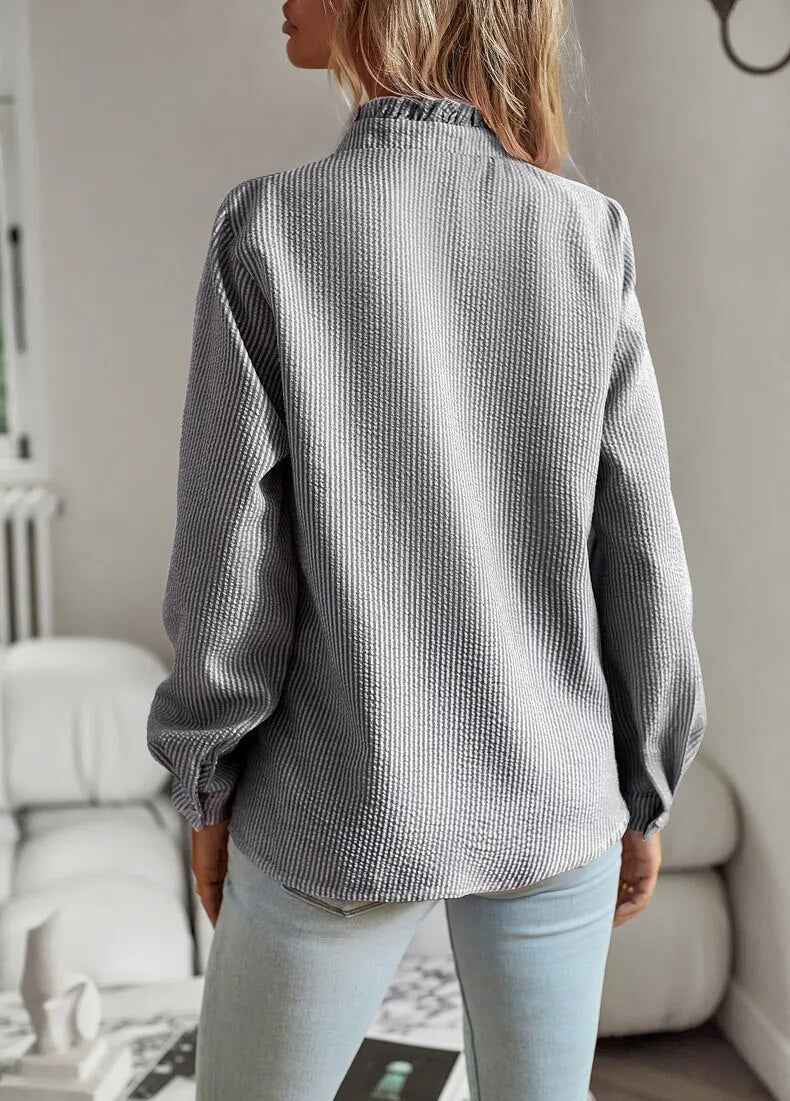 Levoire | Blouse Élégante Avec Fermeture À Bouton Et Volants