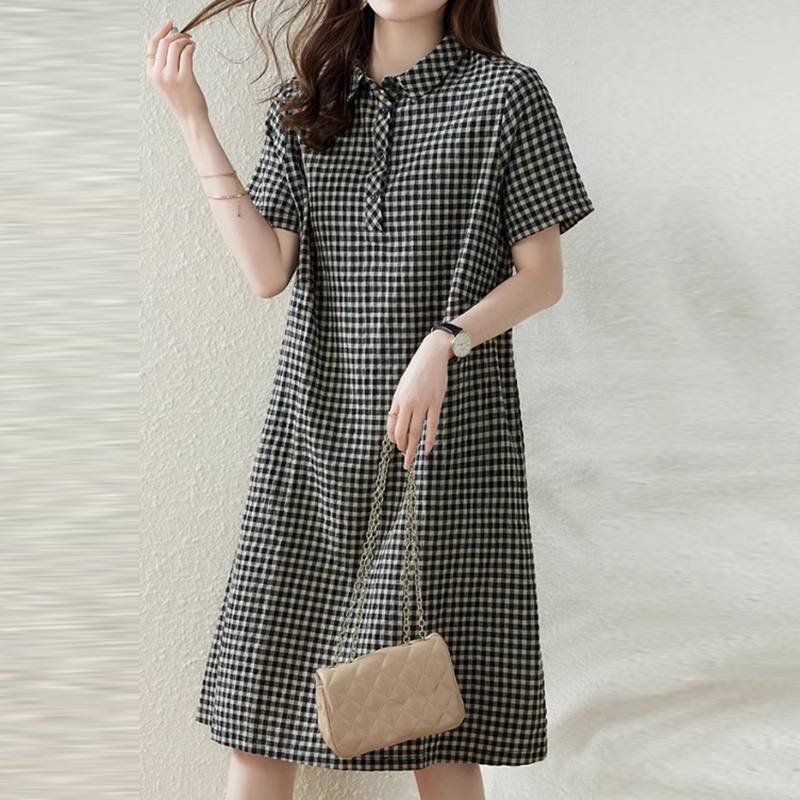 Levoire | Robe À Carreaux Avec Col Et Fermeture À Boutons