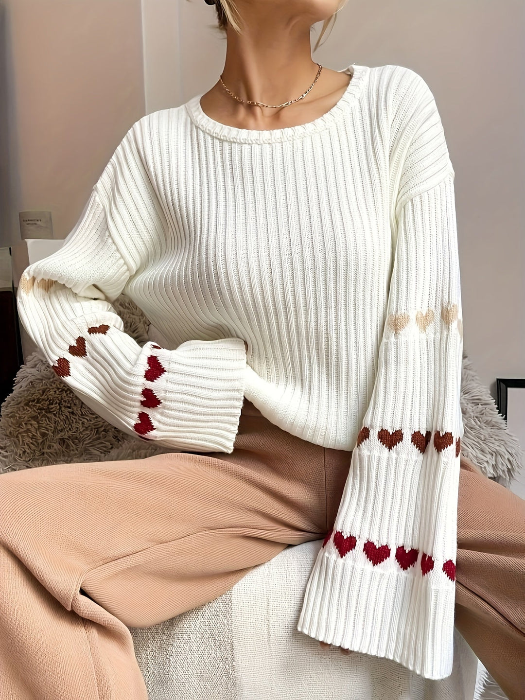 Levoire | Pull Élégant Avec Motif Cœur Et Manches Élargies Lacté