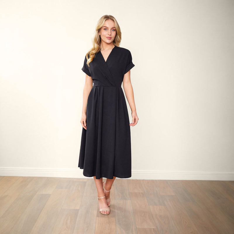 Levoire | Robe Élégante Avec Détail De Ceinture Noir