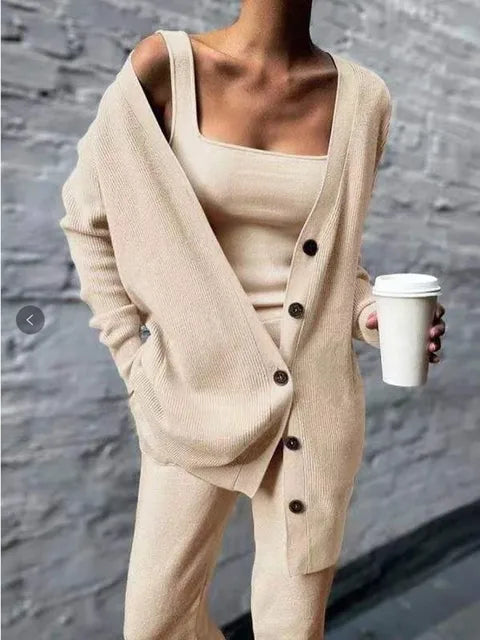 Levoire | Ensemble de tricot à trois pièces pour femmes Beige
