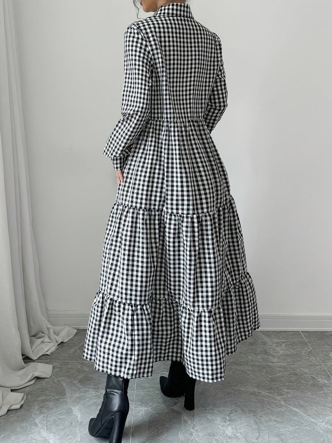 Levoire | Élégante Robe Chemise Maxi À Imprimé À Carreaux Avec Fermeture À Boutons