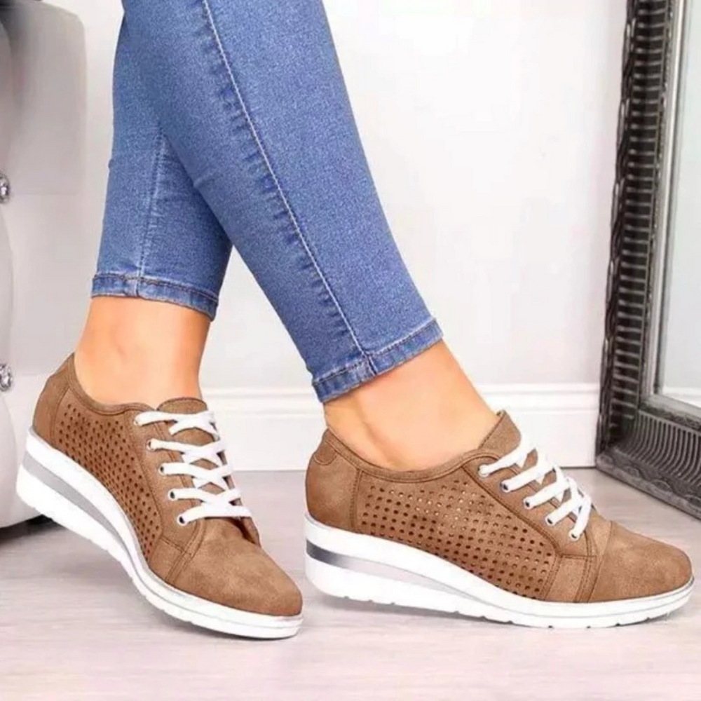 Levoire | Chaussures Plates Pour Femmes Avec Motif Ajouré Braun