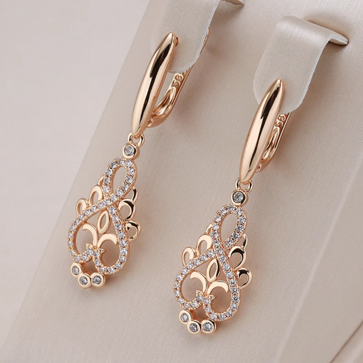 Levoire | Boucles D'Oreilles Pöllö Élégantes Avec Des Pierres De Zircon En Or
