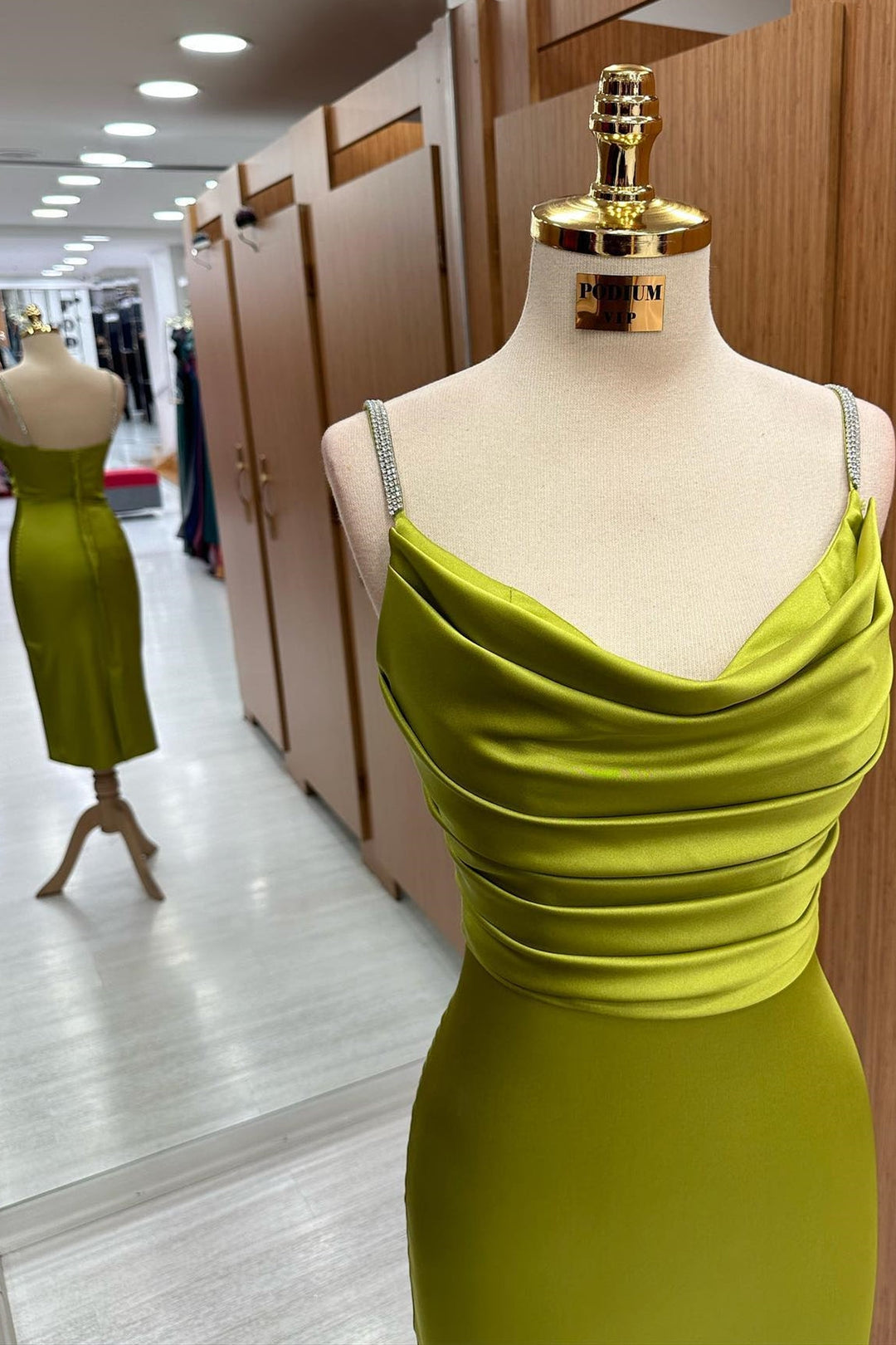 Levoire | Robe Midi à Col Châle Verte