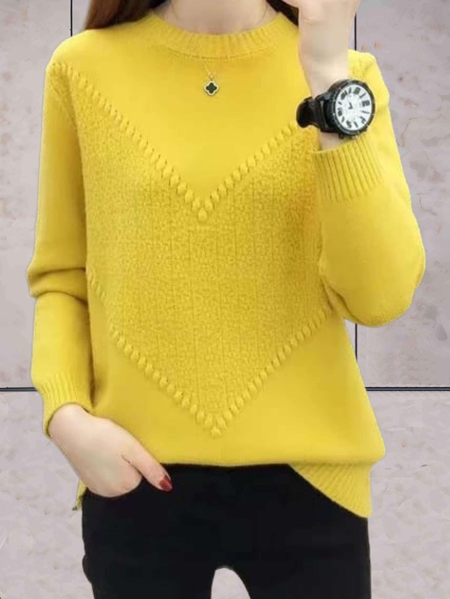 Levoire | Pull Tricoté Simple Avec Encolure Ronde Et Bords Côtes Jaune