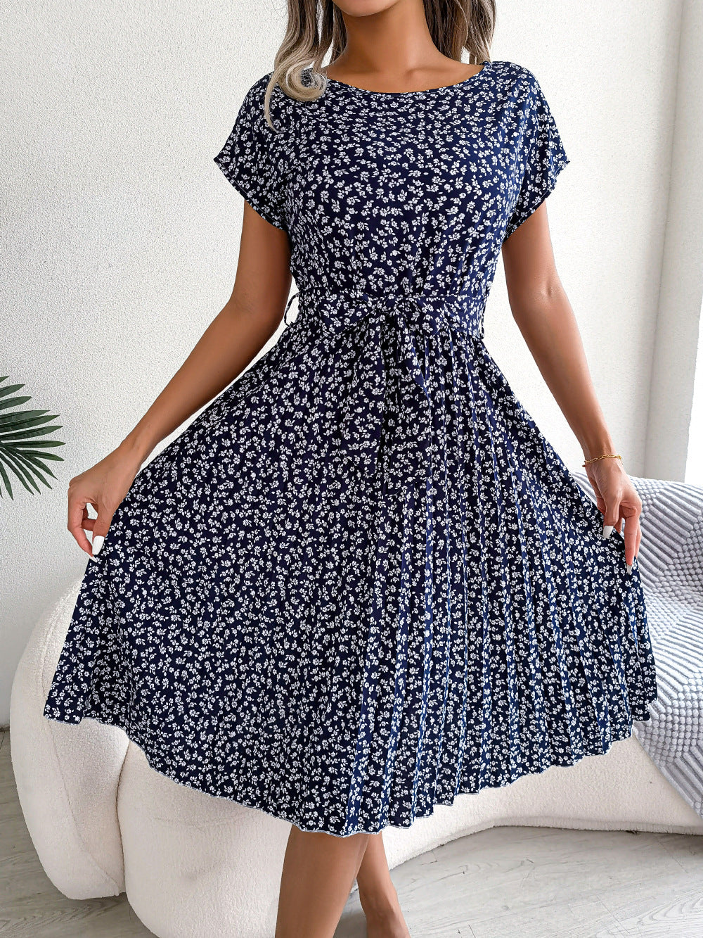 Levoire | Robe Élégante À Fleurs Avec Jupe Plissée Et Ceinture
