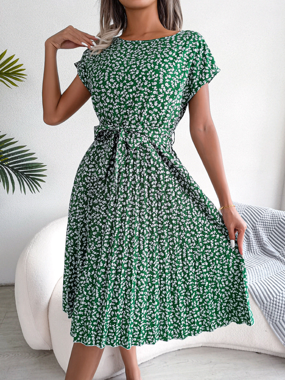 Levoire | Robe Élégante À Fleurs Avec Jupe Plissée Et Ceinture