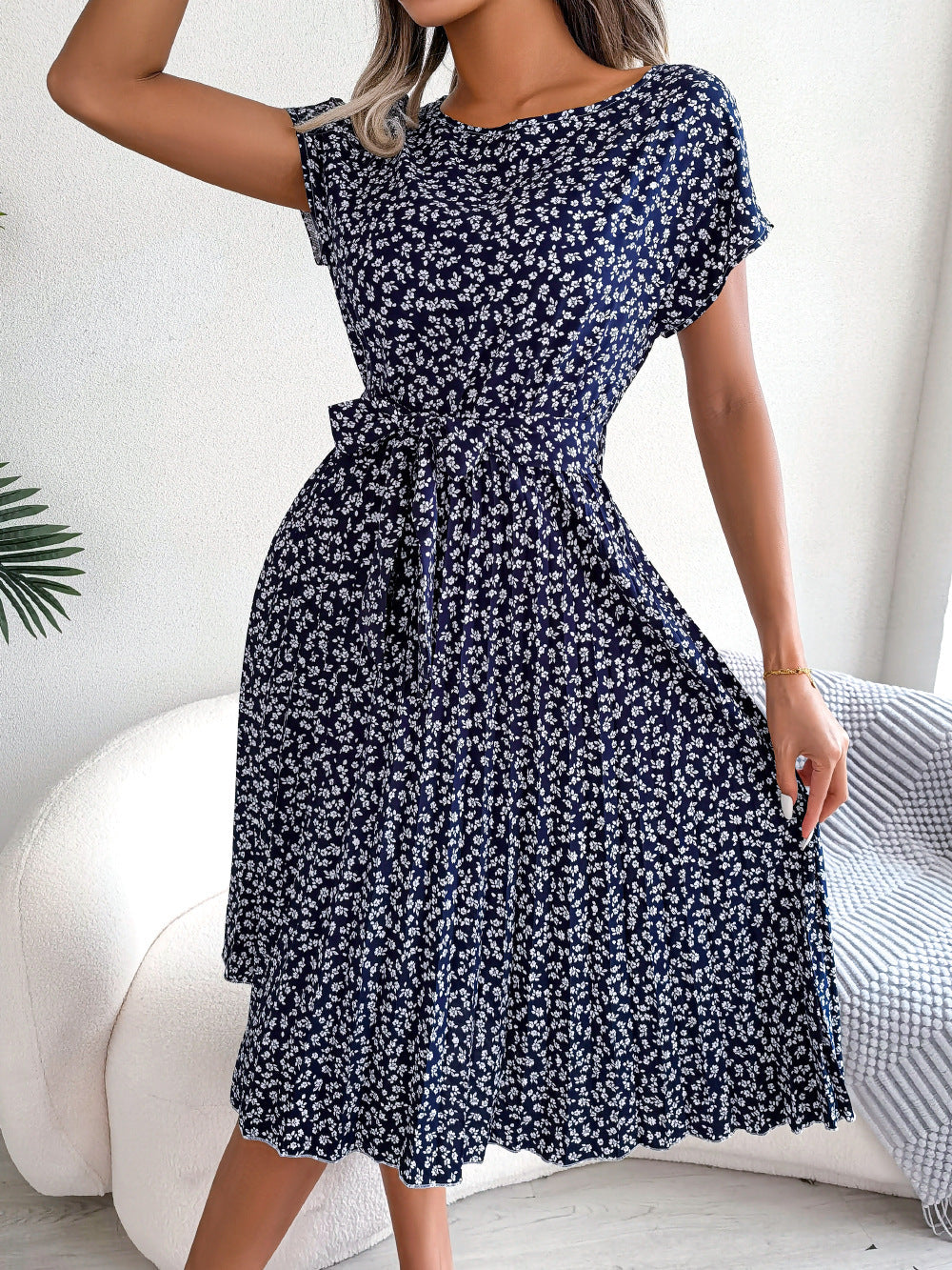 Levoire | Robe Élégante À Fleurs Avec Jupe Plissée Et Ceinture