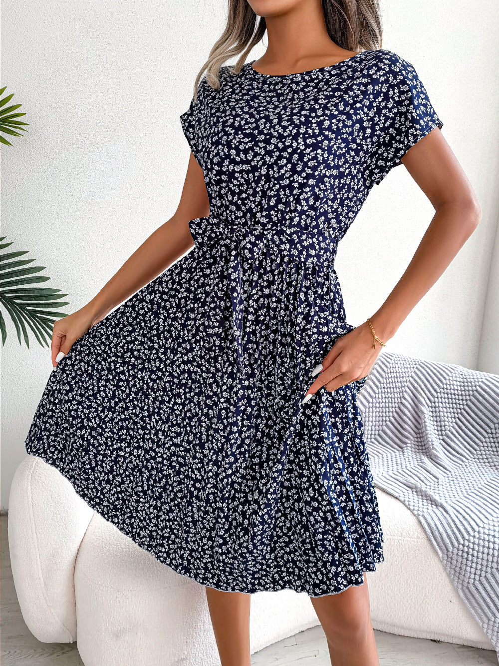 Levoire | Robe Élégante À Fleurs Avec Jupe Plissée Et Ceinture