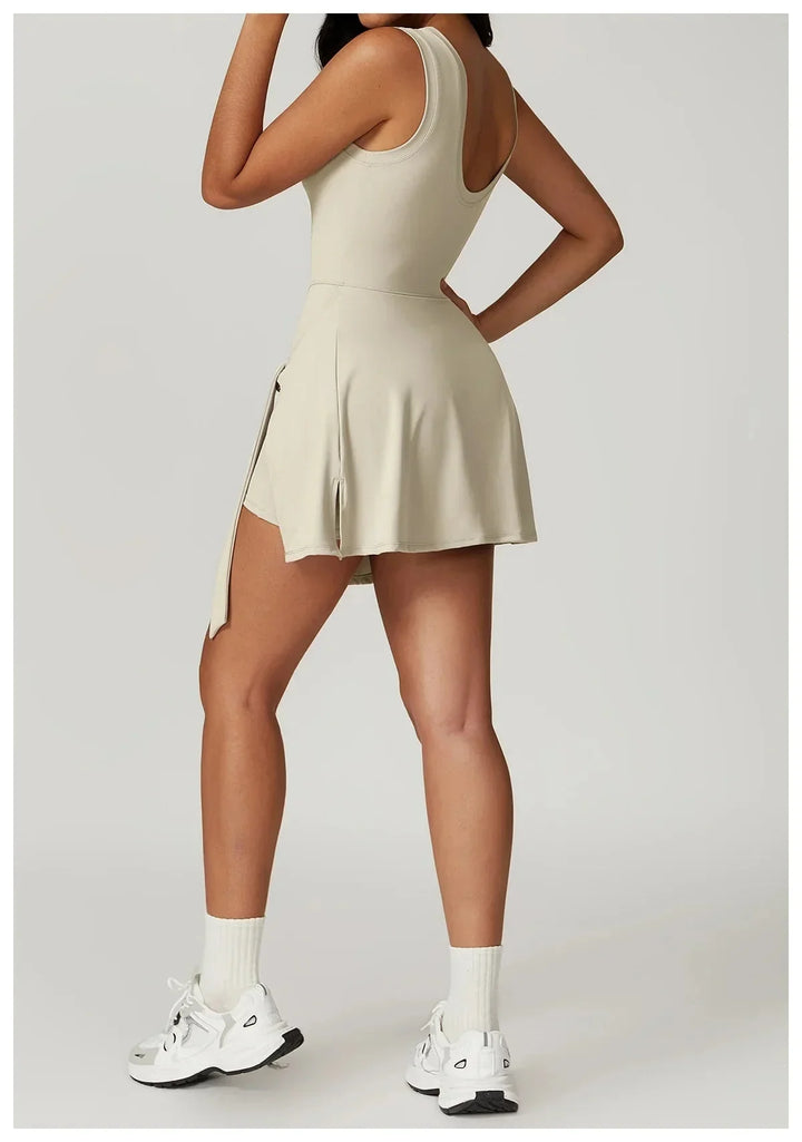 Levoire | Robe Mini Sport Chic avec Short Intégré