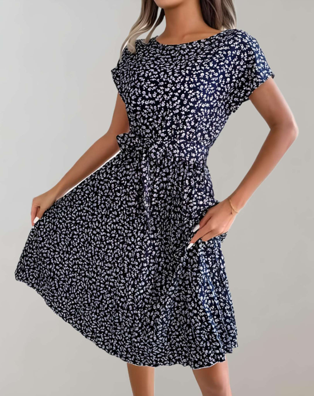Levoire | Robe Mini Avec Col Rond Et Manches Courtes Bleu profond