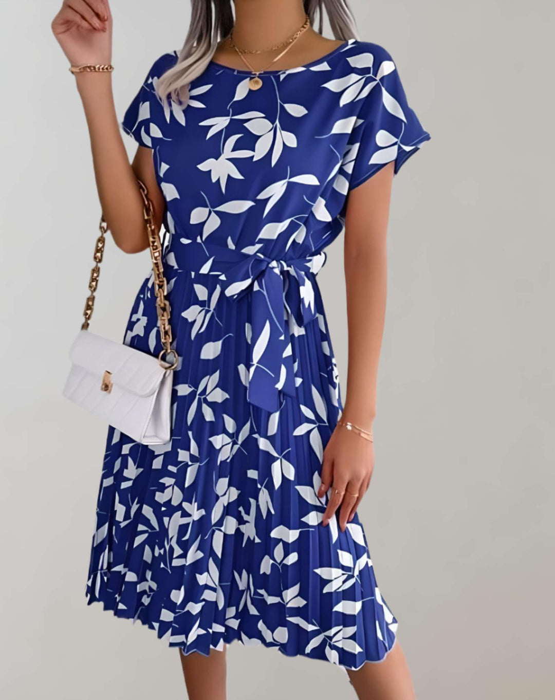 Levoire | Robe Mini Avec Col Rond Et Manches Courtes Feuille bleue