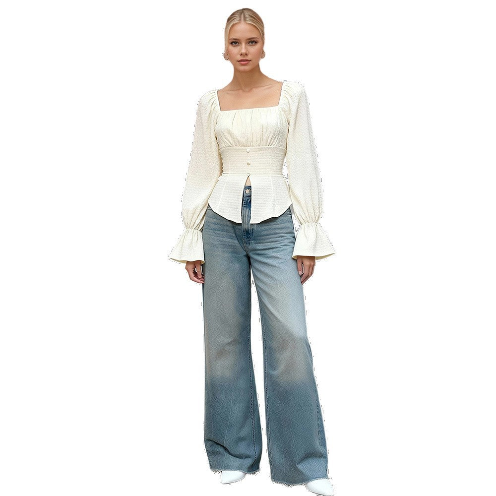 Blouse pour femmes avec des manches volantes extravagantes et une silhouette ajustée Levoire