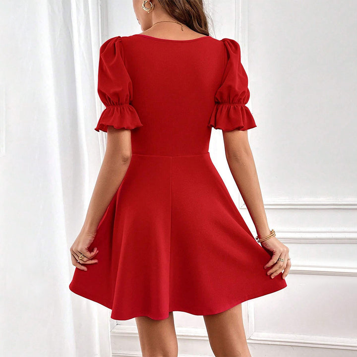 Robe à manches courtes pour femmes avec encolure carrée et jupe évasée Levoire