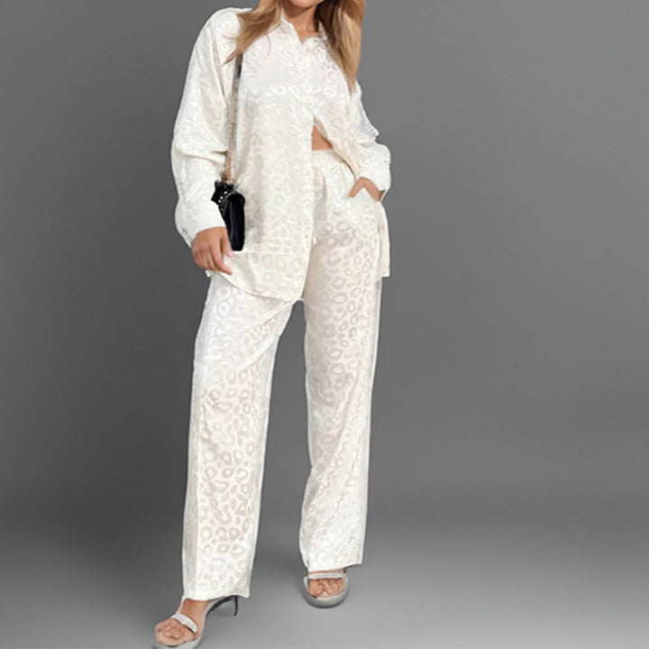 Pantalon élégant pour femmes avec fermeture à boutons sur le devant et jambes larges Levoire