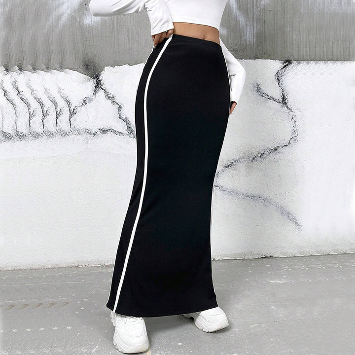 Jupe maxi pour femme avec des bandes latérales et une coupe près du corps Levoire