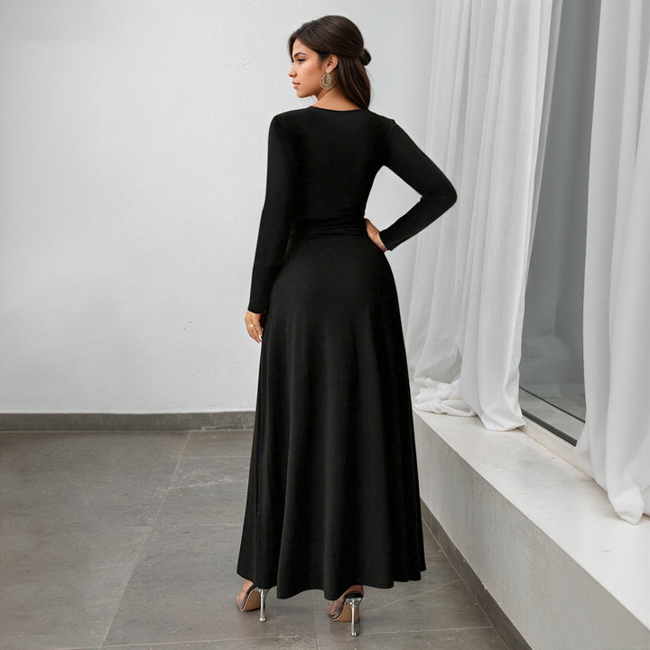 Robe maxi femme avec un élégant décolleté en V et une haute fente sur le côté Levoire