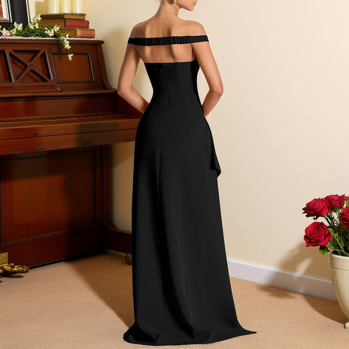 Robe de soirée élégante pour femmes avec décolleté profond et fente latérale Levoire