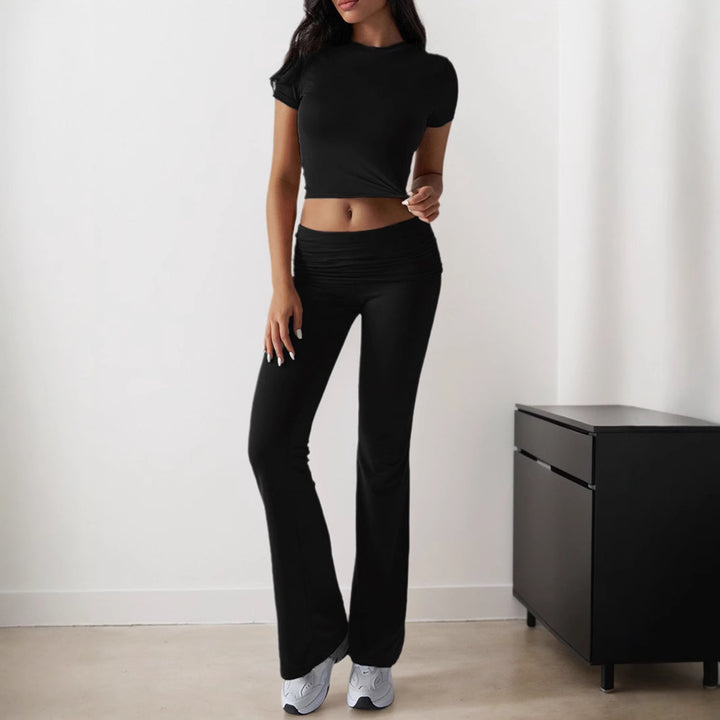 Ensemble de sport pour femmes avec haut ajusté et leggings évasés Levoire