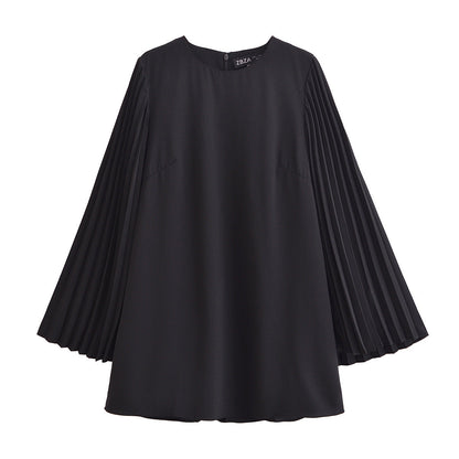 Levoire | Belle robe mini de printemps avec des manches longues et des volants noir