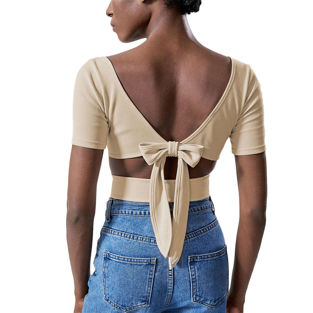 T-shirt court pour femmes avec un élégant décolleté carré et des manches courtes Levoire