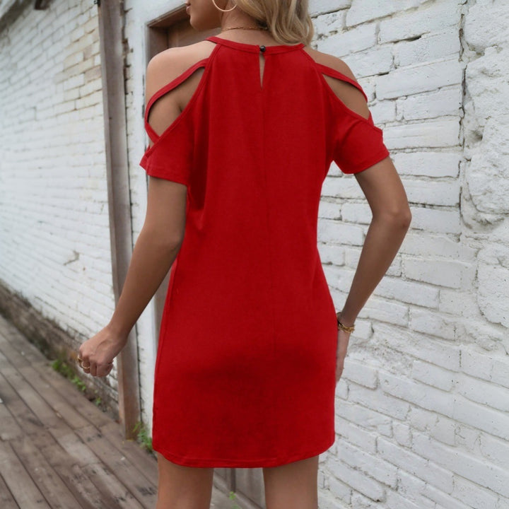 Robe mini décontractée pour femmes avec découpes élégantes et bretelles réglables Levoire