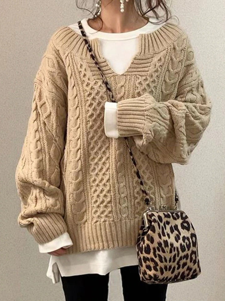 Pull en maille tricotée confortable pour femmes avec un grand col en V et un matériau particulièrement doux Levoire