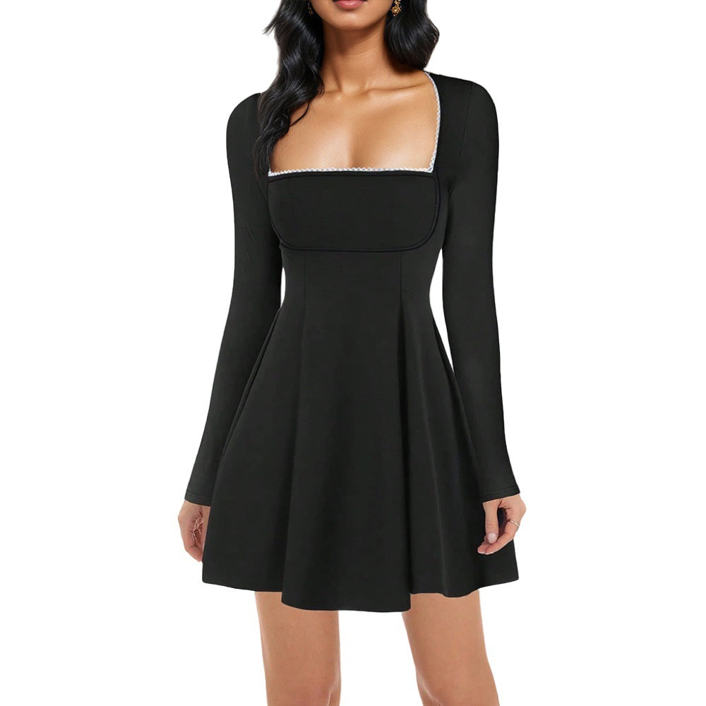 Robe pour femmes avec un décolleté carré élégant et des manches longues Levoire