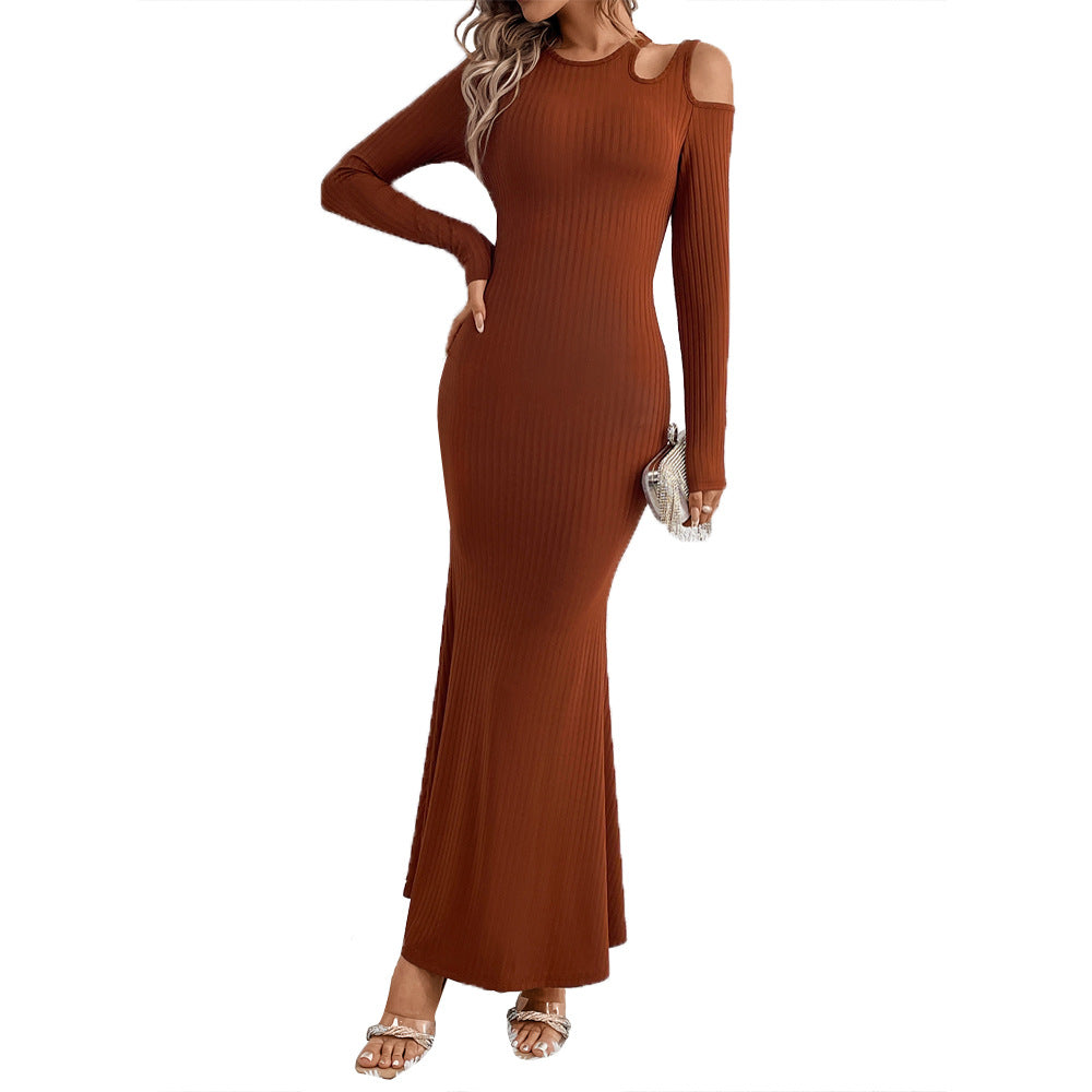 Robe maxi pour femmes avec un design découpé élégant et une coupe flatteuse pour la silhouette Levoire