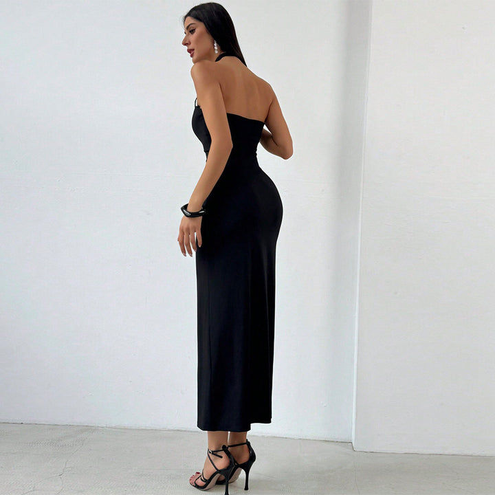 Robe maxi pour femmes avec un décolleté croisé sophistiqué et une silhouette près du corps Levoire