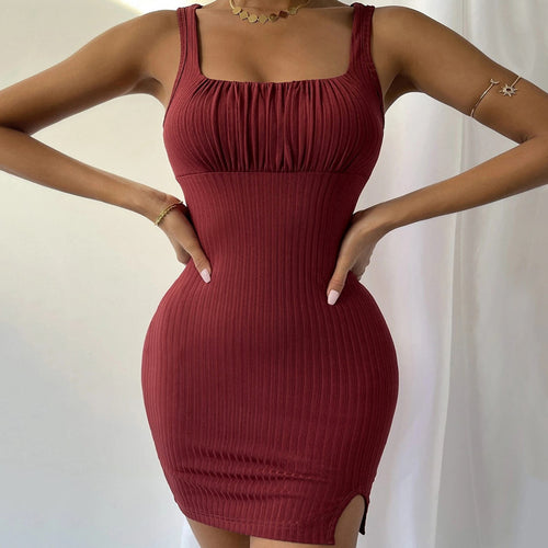 Robe ajustée à côtes pour femmes avec décolleté carré et fente haute Levoire