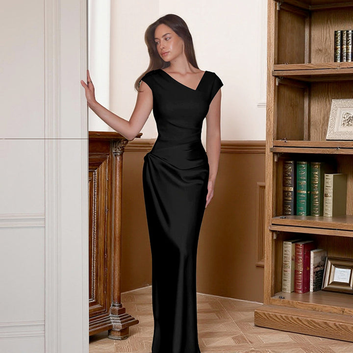 Robe Maxi Élégante pour Femmes avec Coupe Asymétrique et Design Épousant les Formes Levoire