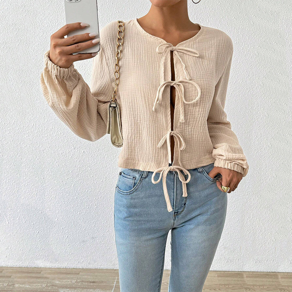 Blouse courte pour femmes avec des détails de lacets sophistiqués Levoire