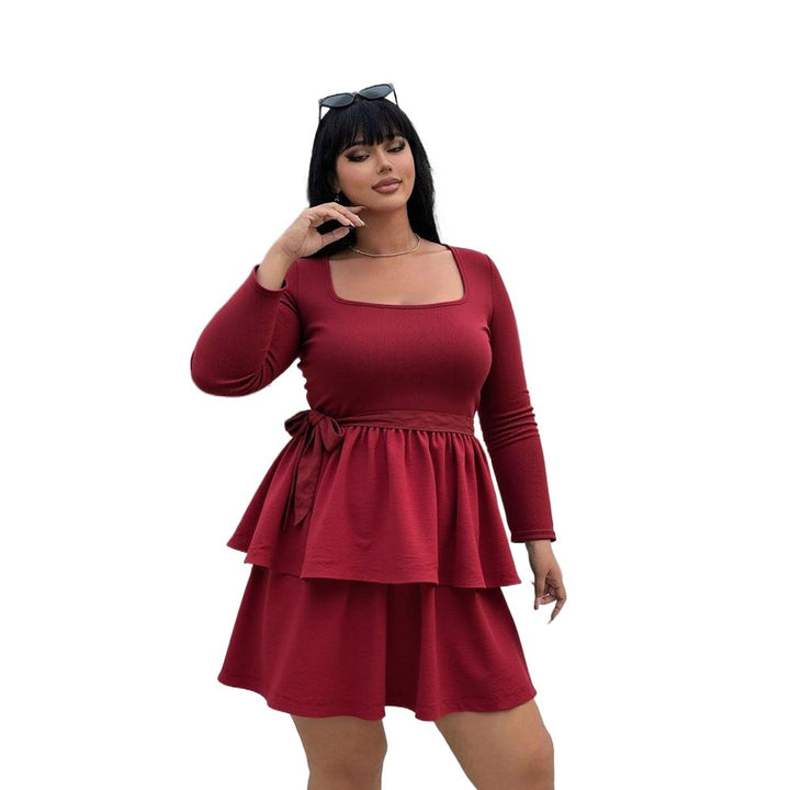 Robe mini femme avec encolure carrée et ceinture à volants Levoire