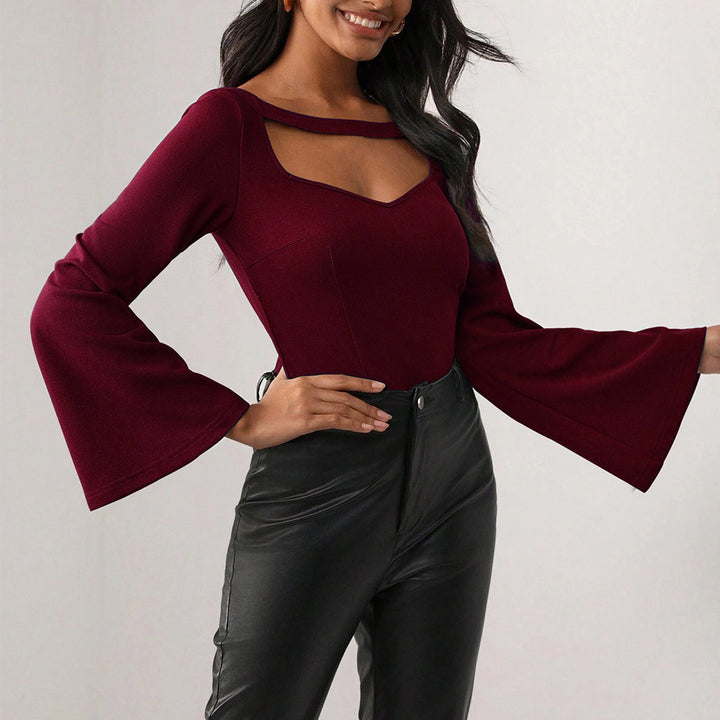 T-shirt femme avec décolleté en V profond et manches trompette élégantes Levoire
