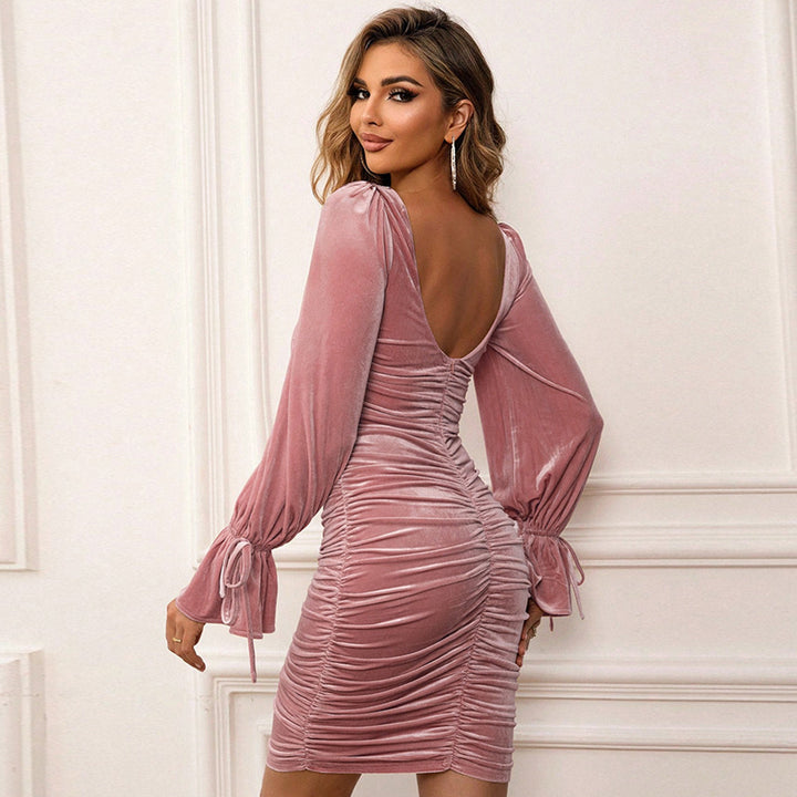 Robe en velours pour femmes avec manches longues et détails de gathering complexes Levoire