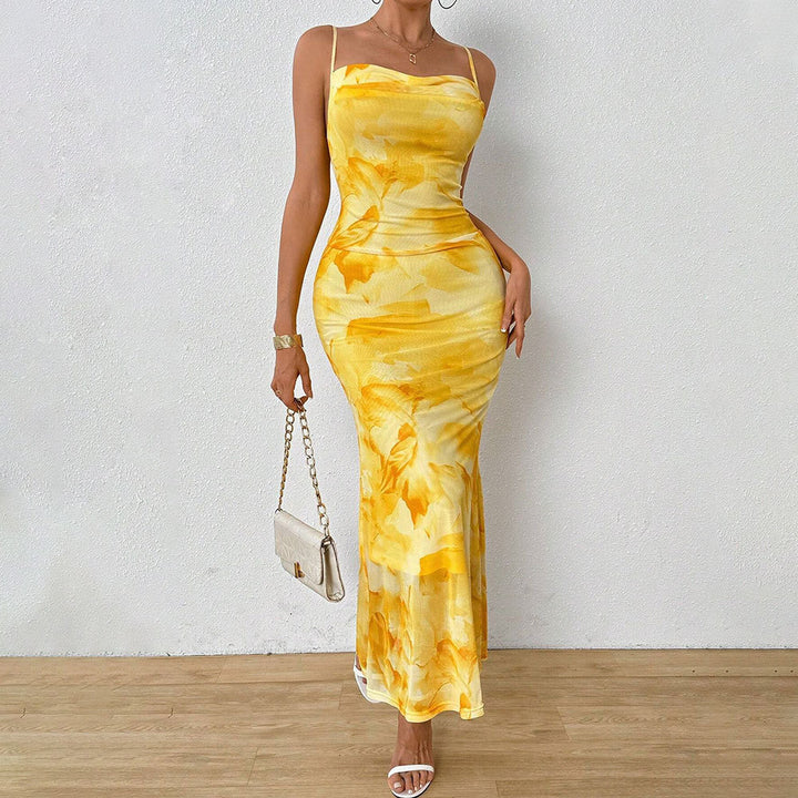 Robe maxi pour femmes avec des bretelles dénudées et un motif floral Levoire