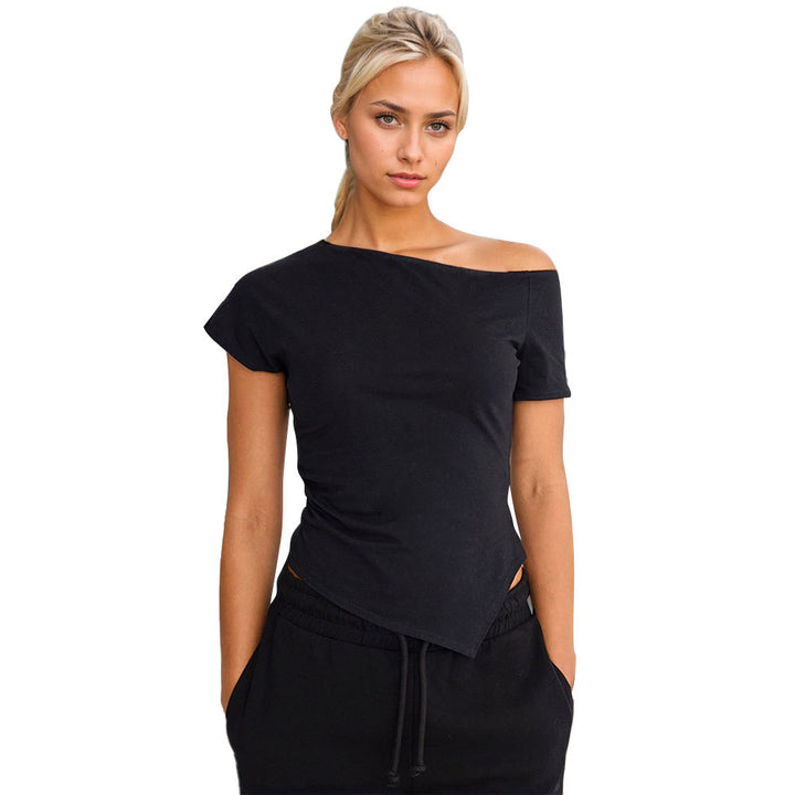 Haut asymétrique pour femme avec design halter à la mode et découpe décorative Levoire