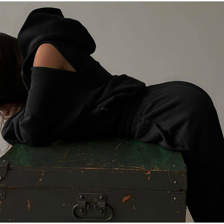 Haut de sweat à capuche stylé pour femmes avec épaules dénudées et coupe loose Levoire