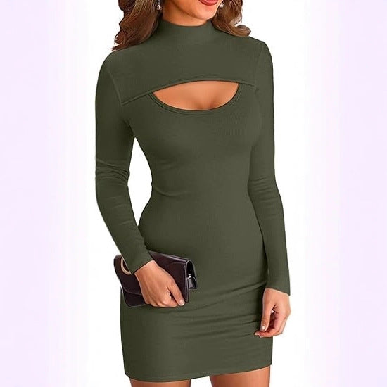 Robe mini ajustée pour femmes avec col haut et découpe Levoire