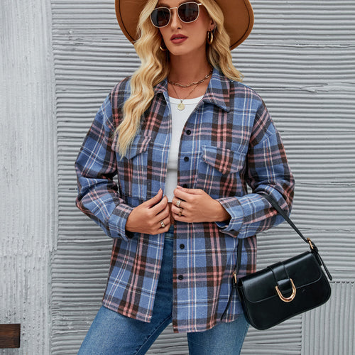 Chemise en flanelle pour femmes avec motif à carreaux et design de poche pratique Levoire